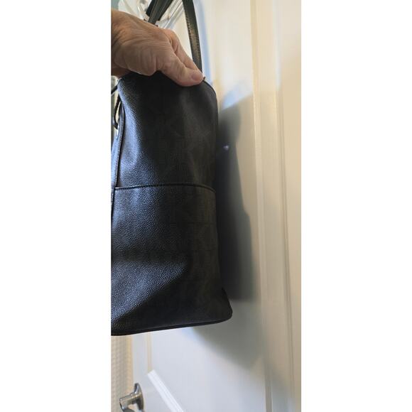 Genuine Michael Kors Woman's Bedford Leather Purse - Picture 5 of 16